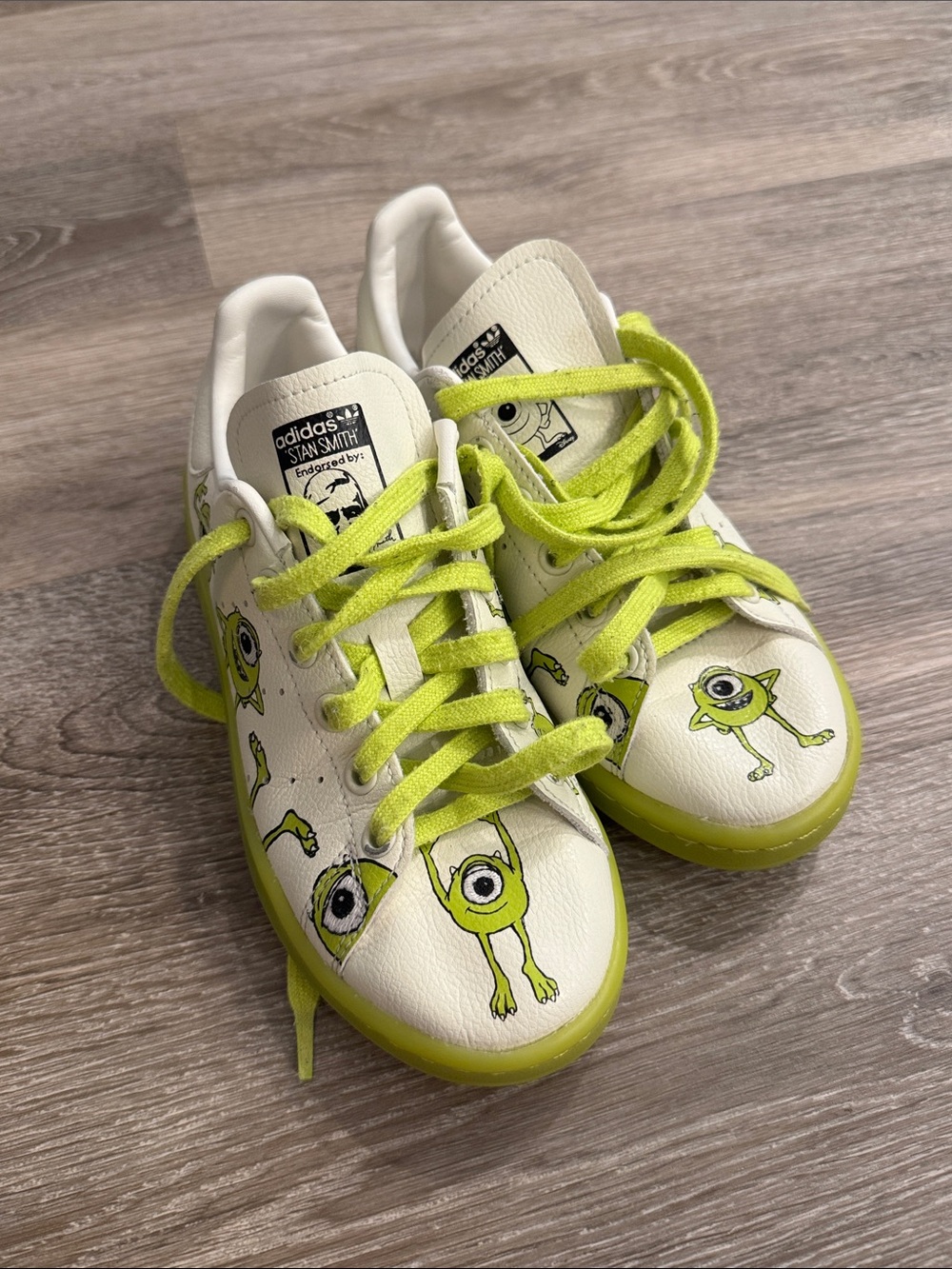 Monsters Inc. Adidas, Stan Smith lime, green, white kids sneakers size 4